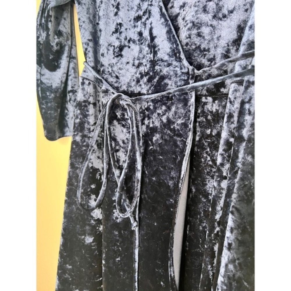 Lulus Blue Crushed Velvet Wrap Dress 3/4 Sleeve Tie Waist Midi - Picture 2 of 9